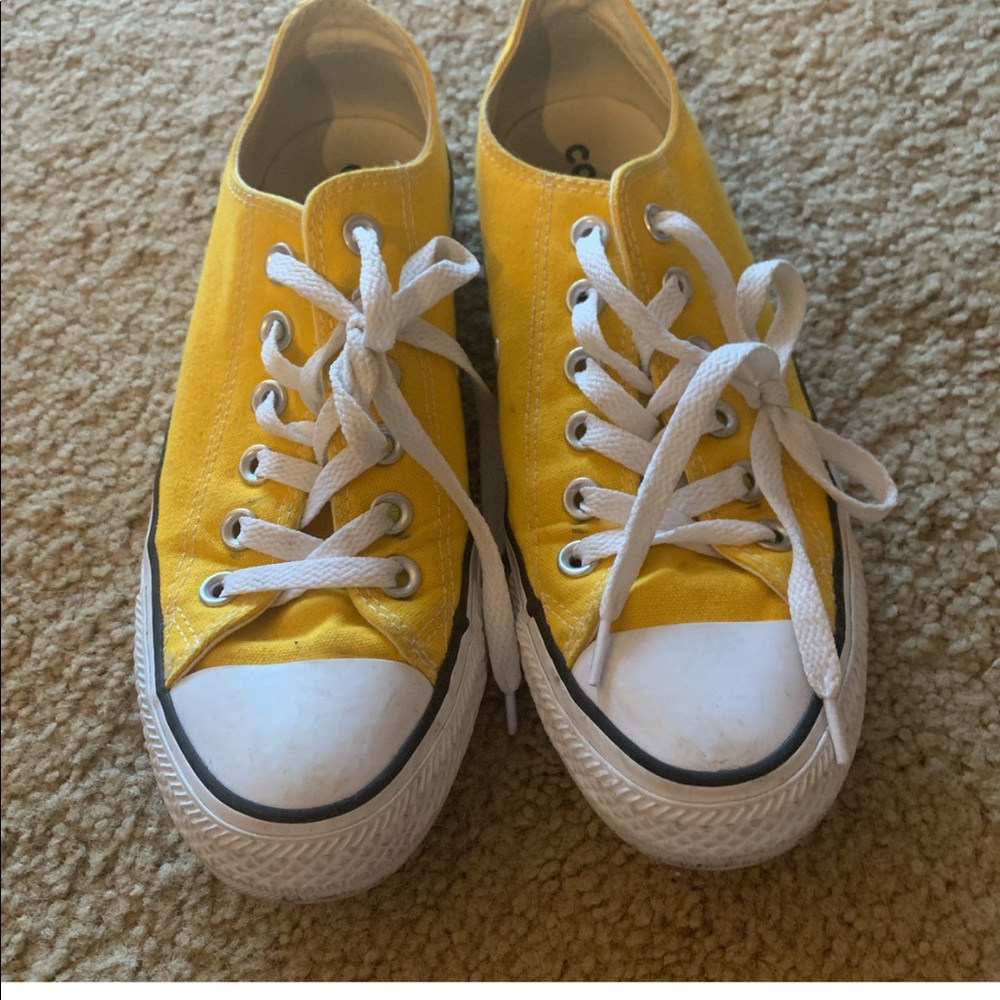 Yellow converse